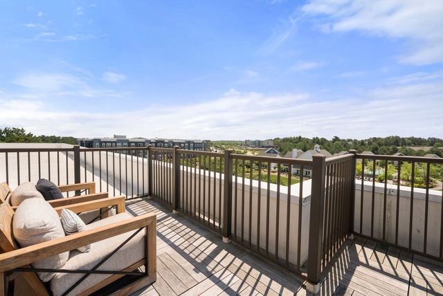 1 Mariner’s Way 207, Plymouth, MA 02360