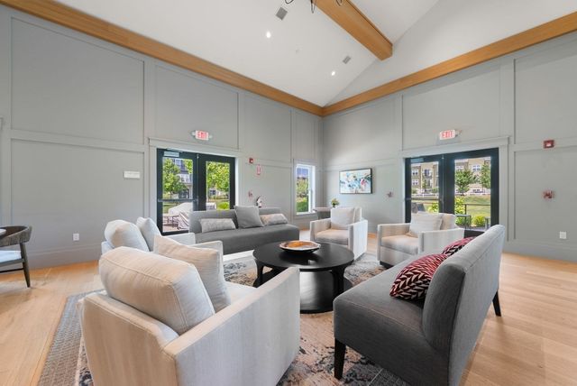 1 Mariner’s Way 207, Plymouth, MA 02360