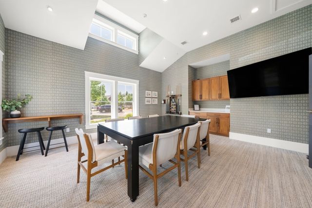 1 Mariner’s Way 207, Plymouth, MA 02360