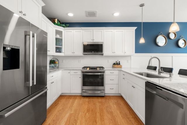 1 Mariner’s Way 207, Plymouth, MA 02360