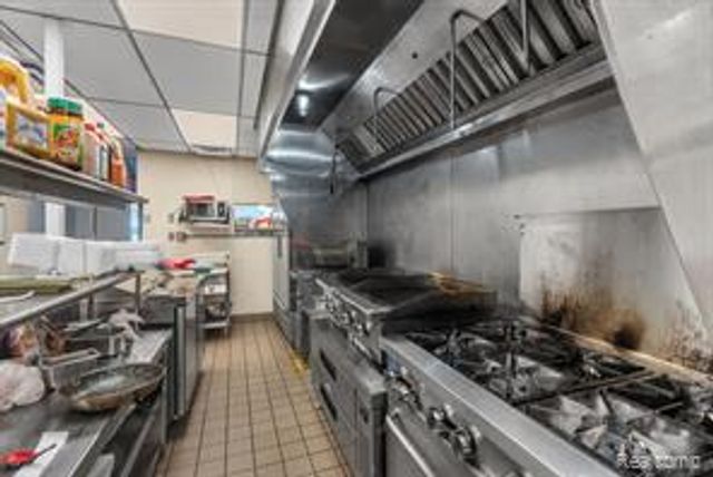 28407 5 Mile Road, Livonia, MI 48154