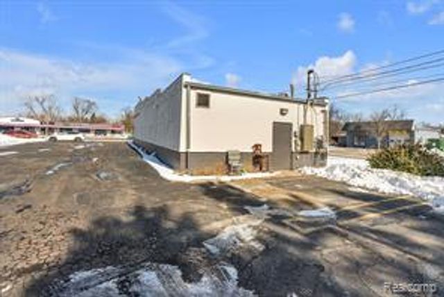 28407 5 Mile Road, Livonia, MI 48154