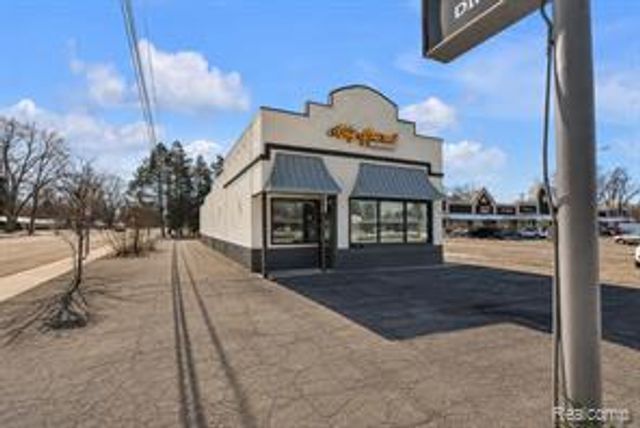 28407 5 Mile Road, Livonia, MI 48154