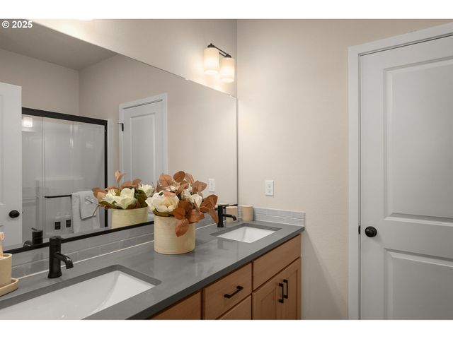 3562 Se BROOKWOOD Ave, Hillsboro, OR 97123