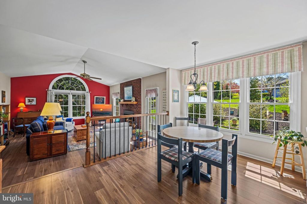 Image 16 of property listing at 7823 ROCKBURN DR, Ellicott City, MD 21043