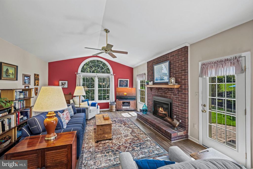 Image 18 of property listing at 7823 ROCKBURN DR, Ellicott City, MD 21043