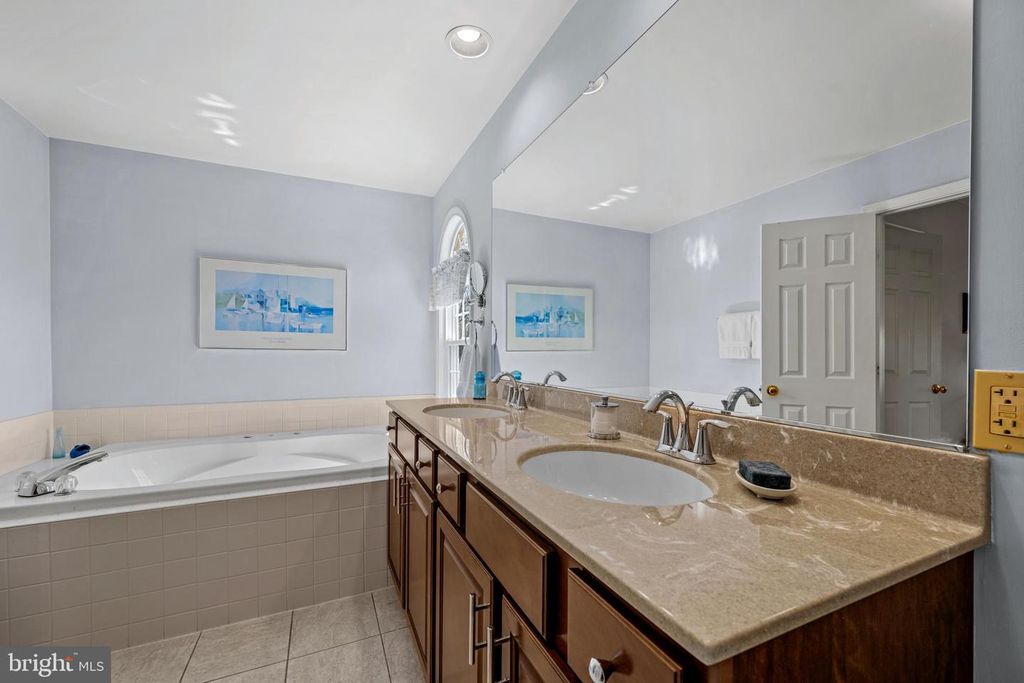 Image 25 of property listing at 7823 ROCKBURN DR, Ellicott City, MD 21043