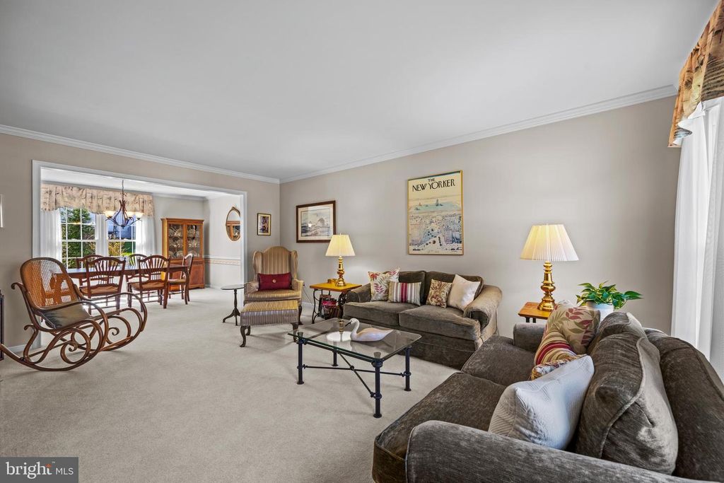 Image 8 of property listing at 7823 ROCKBURN DR, Ellicott City, MD 21043