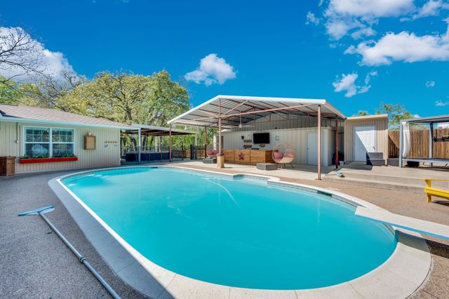 2263 Dicey Road, Weatherford, TX 76085