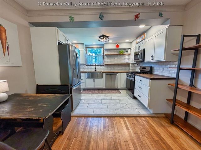 3918 Washington Ave SE, Charleston, WV 25304