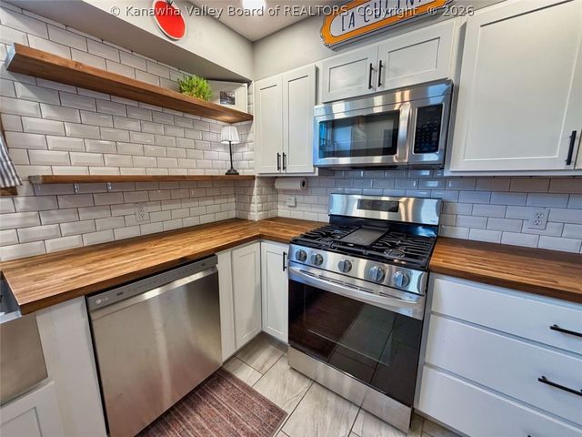 3918 Washington Ave SE, Charleston, WV 25304
