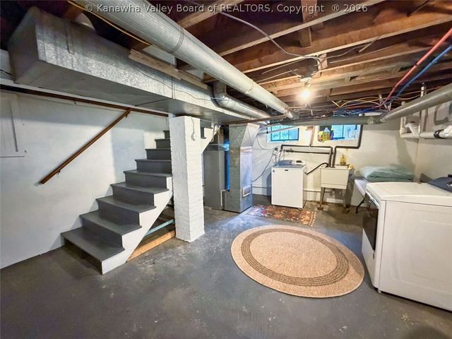 3918 Washington Ave SE, Charleston, WV 25304