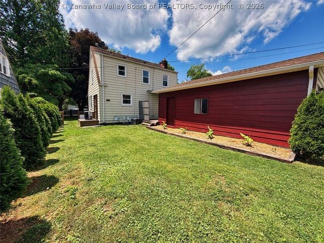 3918 Washington Ave SE, Charleston, WV 25304