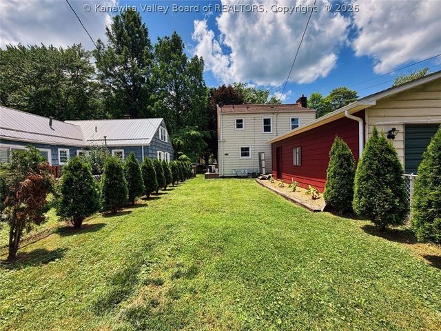 3918 Washington Ave SE, Charleston, WV 25304