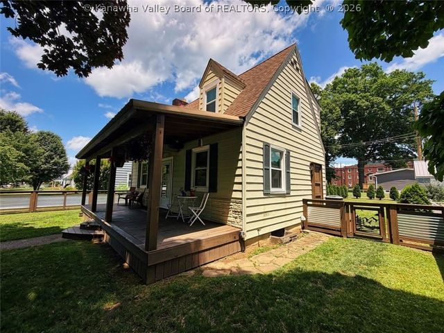 3918 Washington Ave SE, Charleston, WV 25304