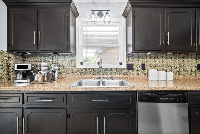 1803 Northwind Dr, Clarksville, TN 37042