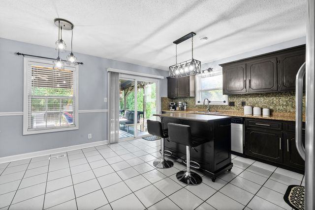 1803 Northwind Dr, Clarksville, TN 37042
