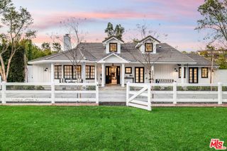 5525 Paradise Valley Road, Hidden Hills, CA 91302