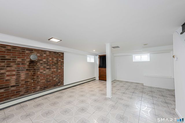 520 Goldenrod Avenue, Bridgeport, CT 06606