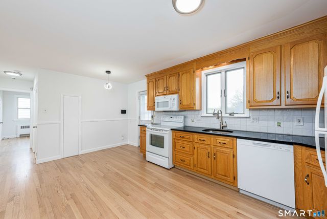 520 Goldenrod Avenue, Bridgeport, CT 06606