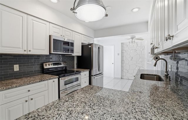 7111 HALIFAX COURT, Tampa, FL 33615