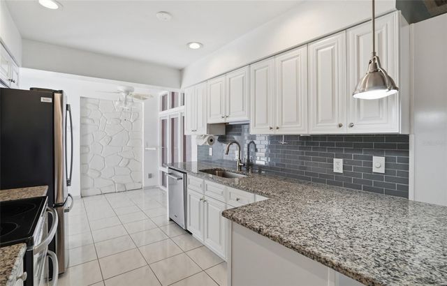 7111 HALIFAX COURT, Tampa, FL 33615