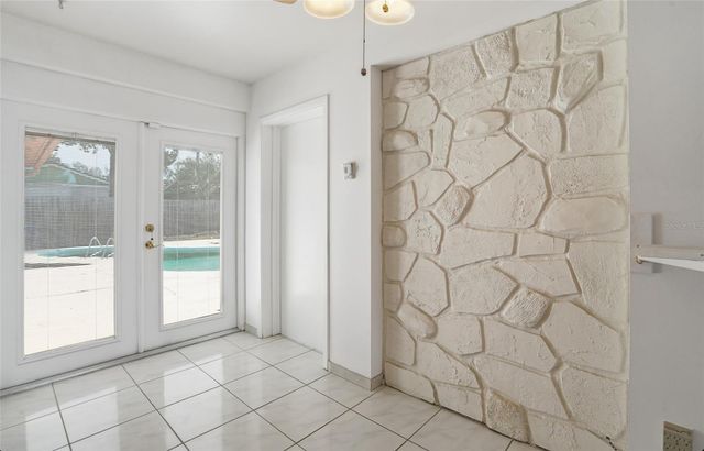 7111 HALIFAX COURT, Tampa, FL 33615