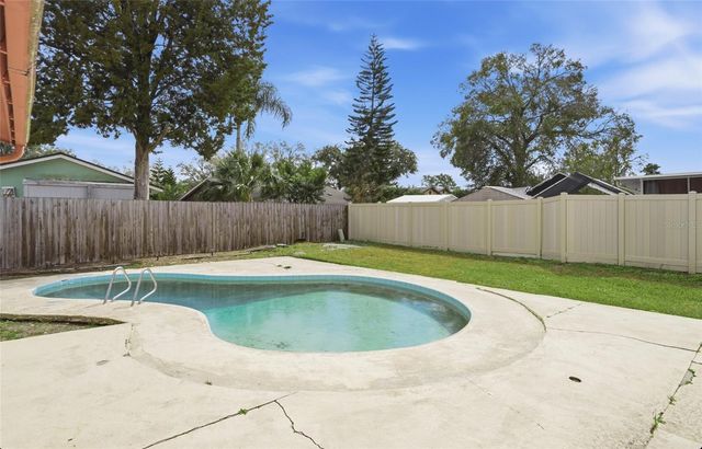 7111 HALIFAX COURT, Tampa, FL 33615