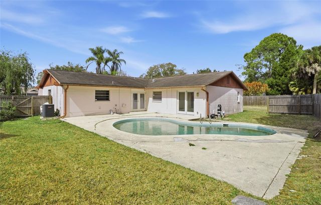 7111 HALIFAX COURT, Tampa, FL 33615