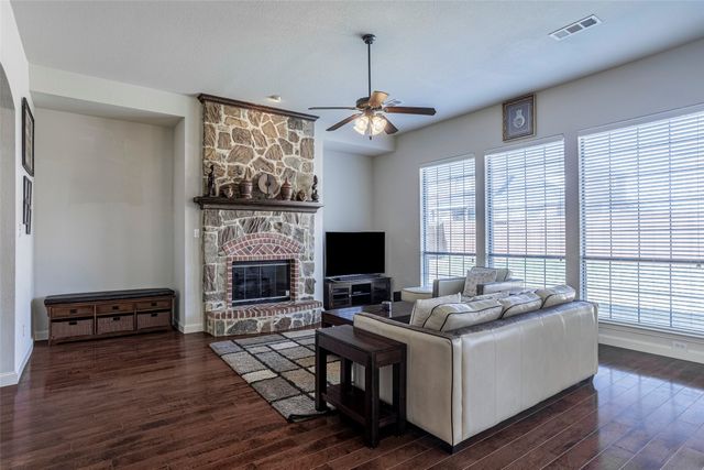3036 Larreta, Grand Prairie, TX 75054
