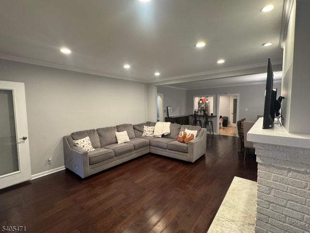 835 Dixie Ln, Plainfield City, NJ 07062