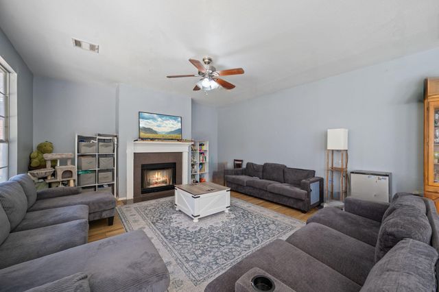 1517 Natural Bridge LN, Pflugerville, TX 78660