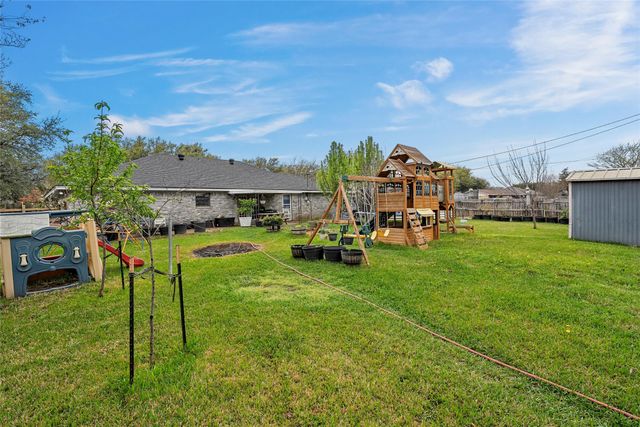 360 Elmwood Drive, Woodway, TX 76712