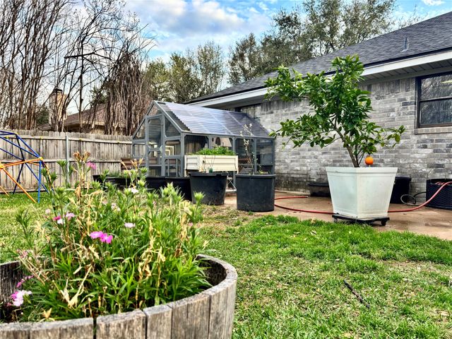 360 Elmwood Drive, Woodway, TX 76712