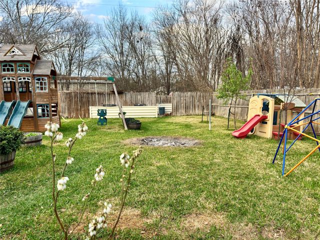 360 Elmwood Drive, Woodway, TX 76712