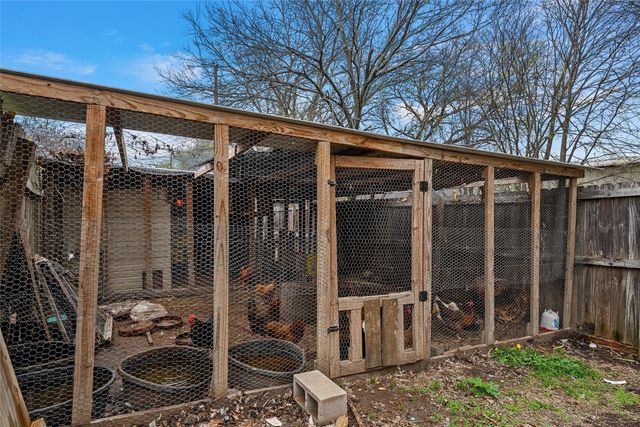 360 Elmwood Drive, Woodway, TX 76712