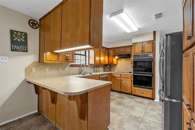 360 Elmwood Drive, Woodway, TX 76712