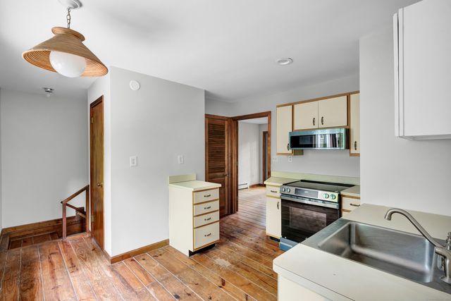 131 Derry Hill Road, Montville, CT 06382