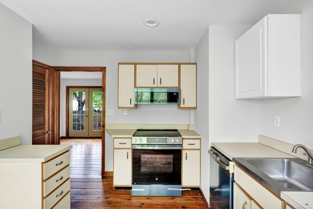 131 Derry Hill Road, Montville, CT 06382