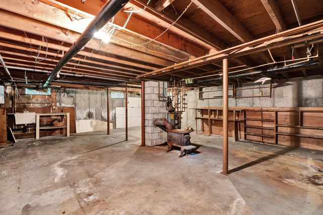 131 Derry Hill Road, Montville, CT 06382