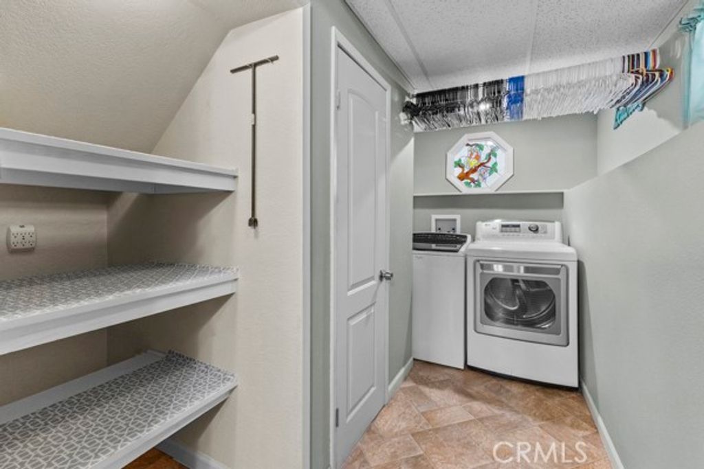 Image 7 of property listing at 26241 Boulder, Twin Peaks, CA 92391