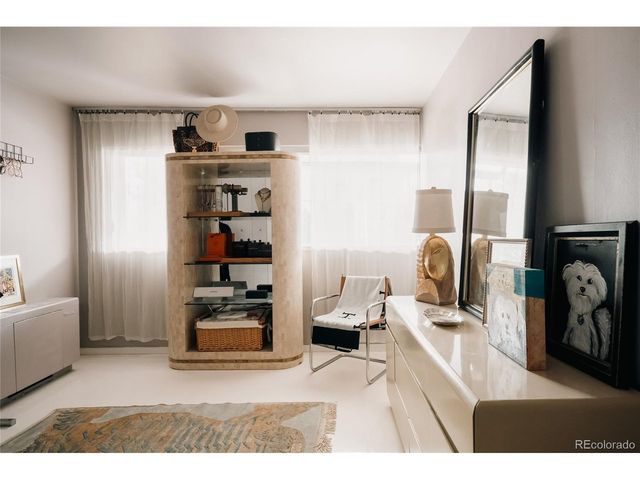 888 N Logan St 2G, Denver, CO 80203