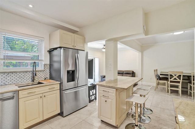 811 NE 73rd St, Miami, FL 33138
