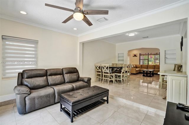 811 NE 73rd St, Miami, FL 33138