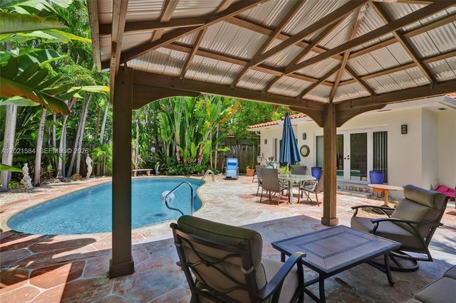 811 NE 73rd St, Miami, FL 33138