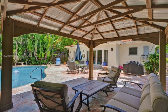 811 NE 73rd St, Miami, FL 33138