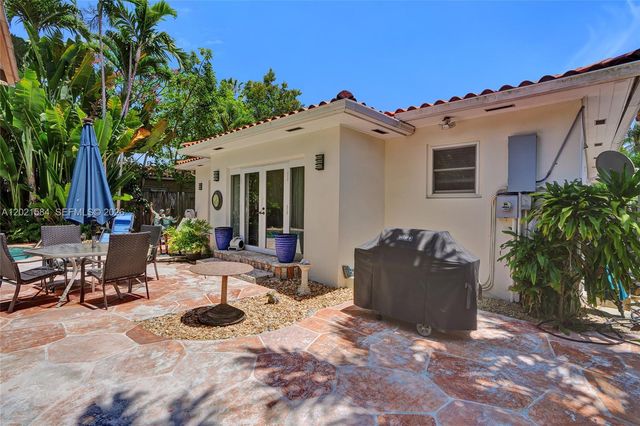 811 NE 73rd St, Miami, FL 33138