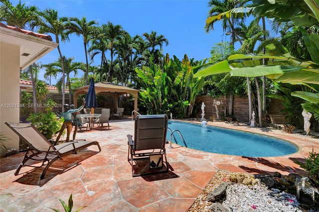 811 NE 73rd St, Miami, FL 33138