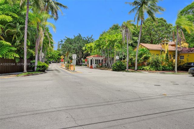 811 NE 73rd St, Miami, FL 33138