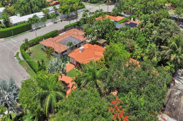 811 NE 73rd St, Miami, FL 33138